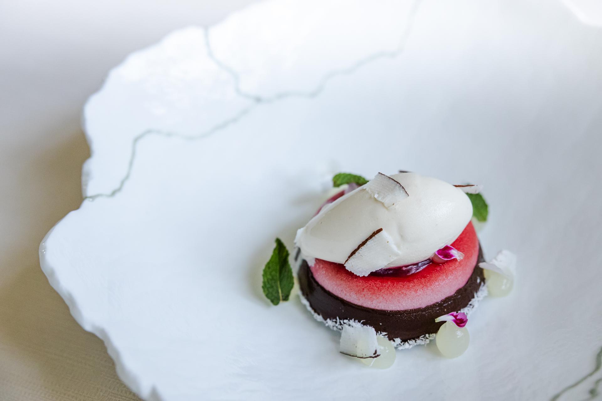Il dessert di Ferragosto: l'incontro perfetto tra Cocco, Ciliege e Lime -  Easy News Press Agency